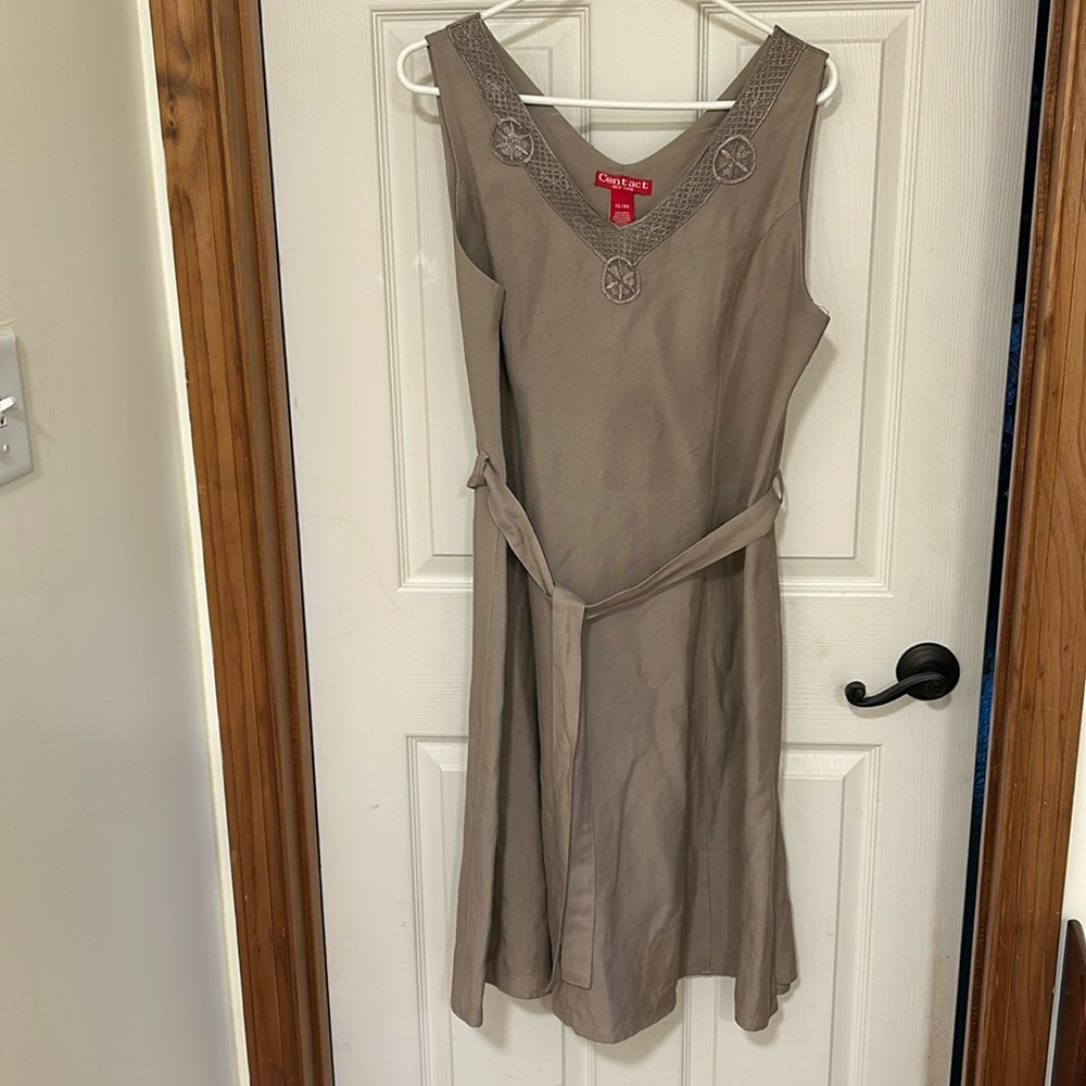 Linen-look taupe sleeveless dress
